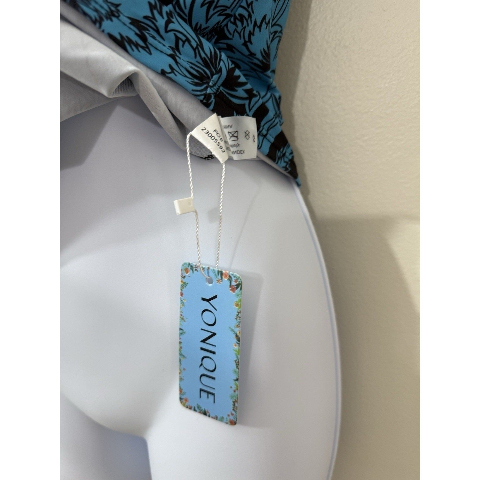 NWT Yonique Womens Blue Black Floral Paisley Tankini Top Strappy Back Small NWT