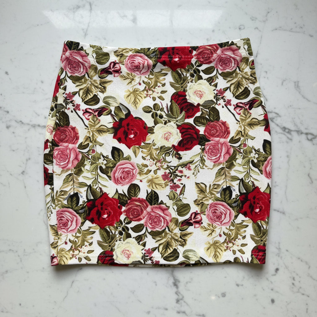 SHEIN Floral Rose Print Mini Skirt Red Pink White Textured Bodycon Size L 8/10