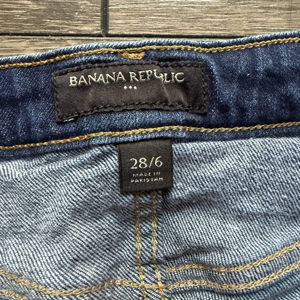 Banana Republic Dark Wash Denim Mini Skirt Button Fly Size 28/6 High Rise Seamed