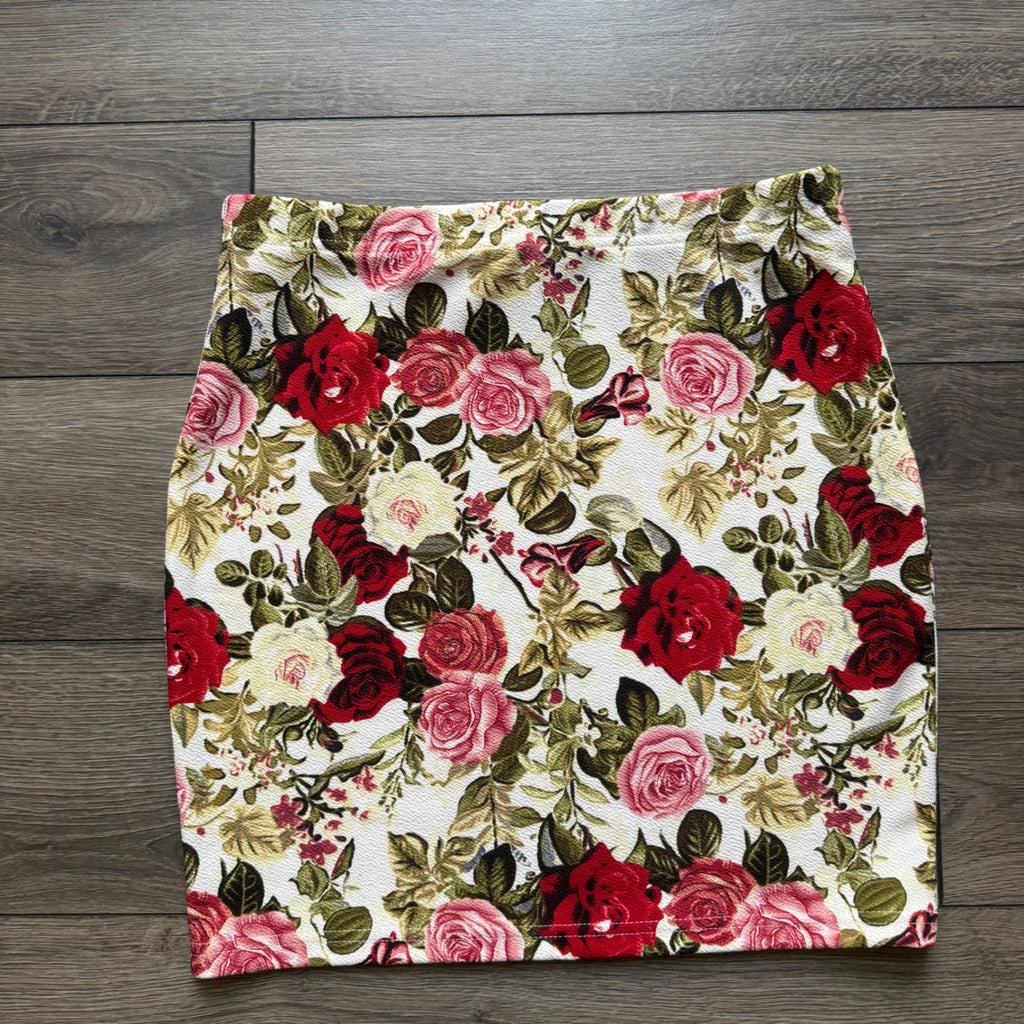 SHEIN Floral Rose Print Mini Skirt Red Pink White Textured Bodycon Size L 8/10