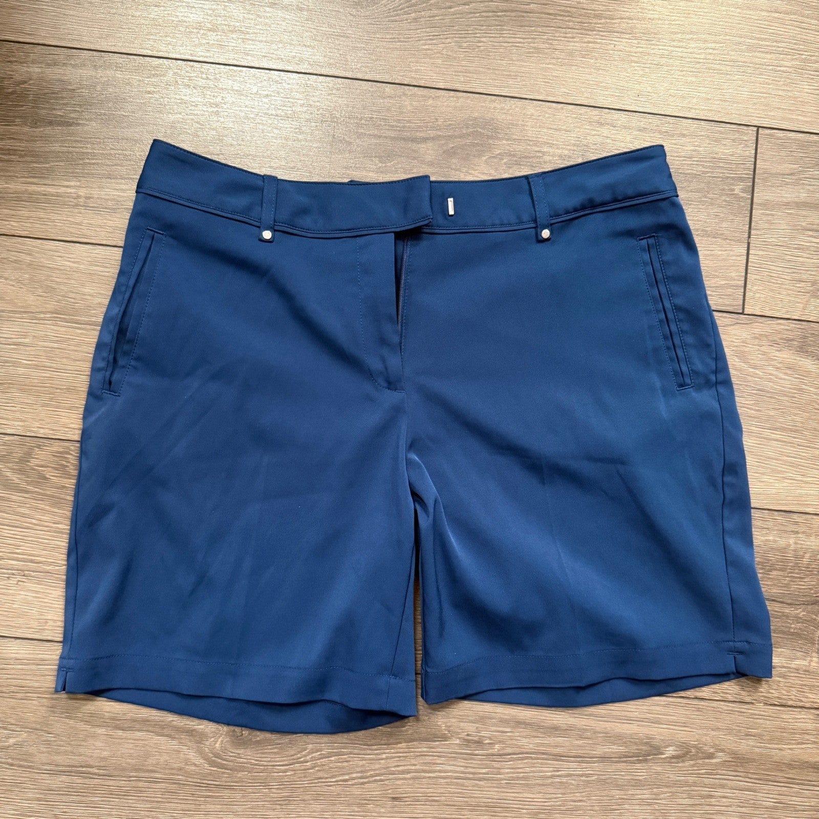 Euc Lady Hagen Women Navy Blue Golf Shorts Size 8 Stretch Performance Activewear